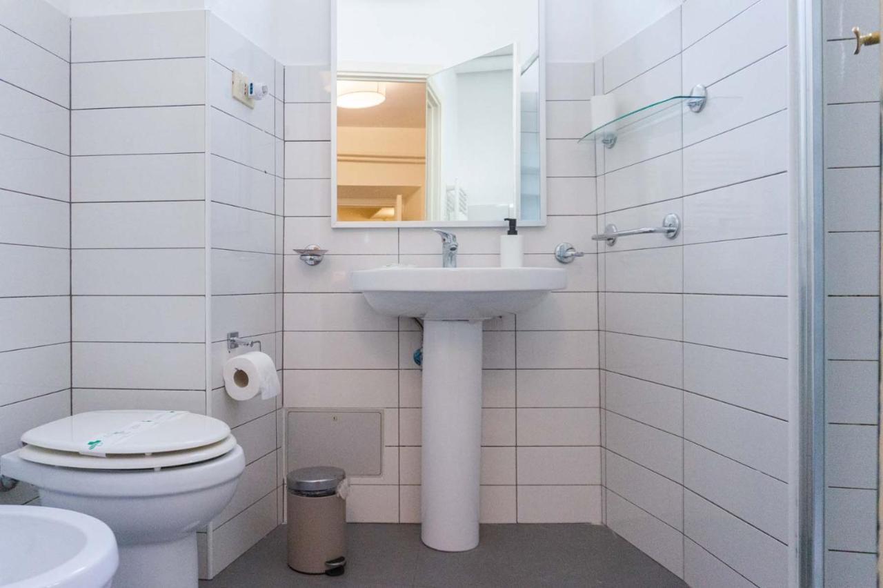 Piazza Navona Charming Apartment โรม ภายนอก รูปภาพ